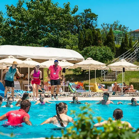 Отель феста панорама 4*