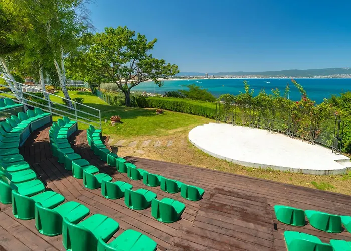 מלון Festa Panorama נסבר